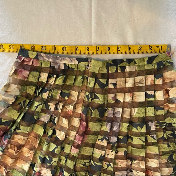 Zara Organza Basic Floral Multicolor Pleated Mini Skirt. Side zip closure,lined. - Picture 11 of 13